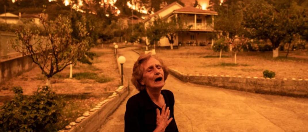 Η φωτογραφία της ηλικιωμένης από τις Γούβες που κάνει το γύρο του κόσμου