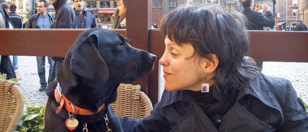 2006: Με τη Λάρα, τον πρώτο σκύλο οδηγό της