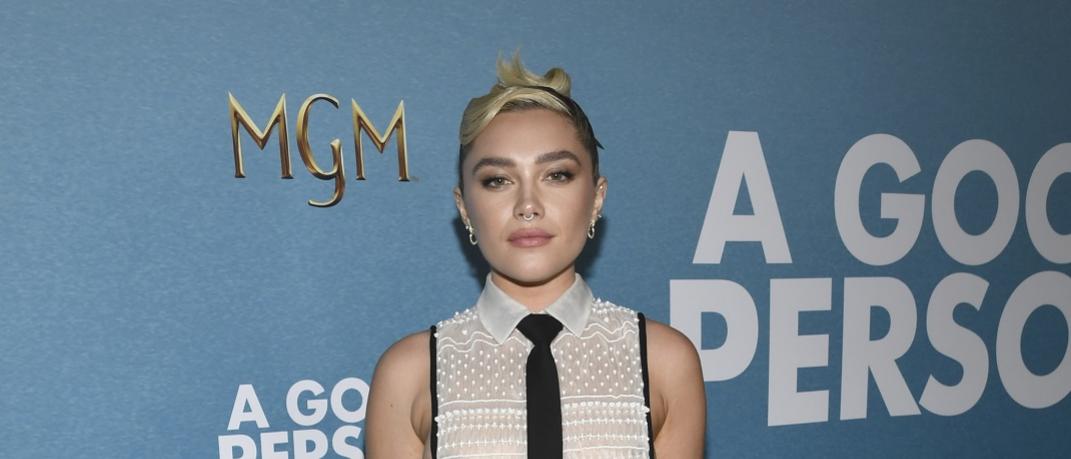 Florence Pugh με σύνολο Valentino