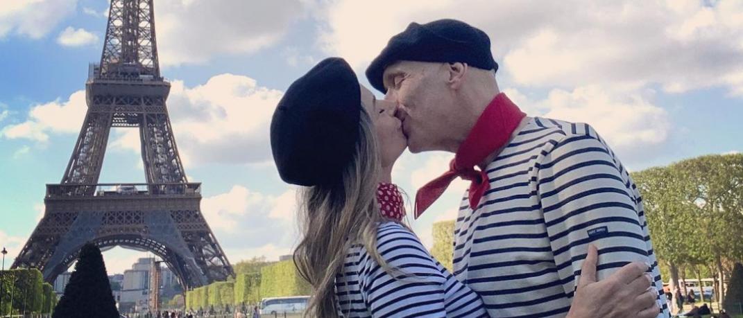 H Πολίνα Πορίσκοβα ποζάρει με τον νέο της σύντροφο στο Παρίσι