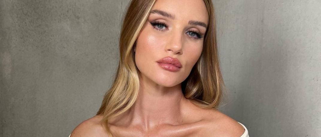 H Rosie Huntington με το κορμάκι Khaite