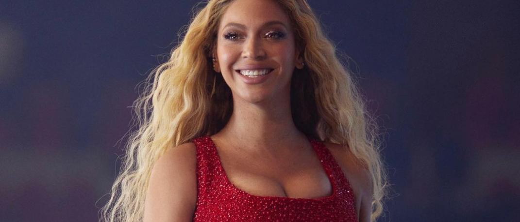 H Beyonce τιμά τους μαύρους σχεδιαστές 