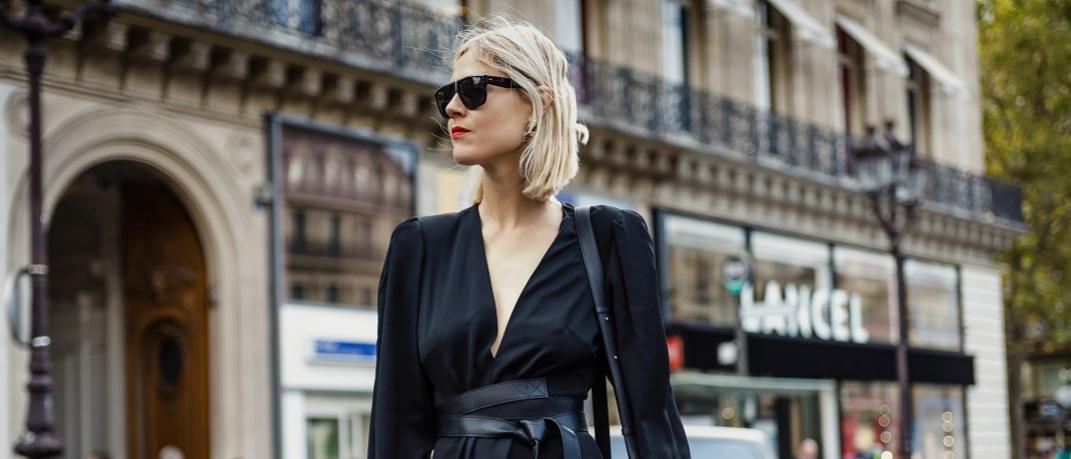 To μεσάτο μίντι μαύρο φόρεμα από τα Zara , Φωτογραφία: Shutterstock