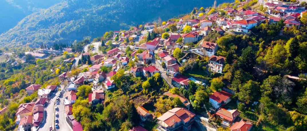 Τυμφρηστός: Το κουκλίστικο χωριό με την καταπληκτική θέα