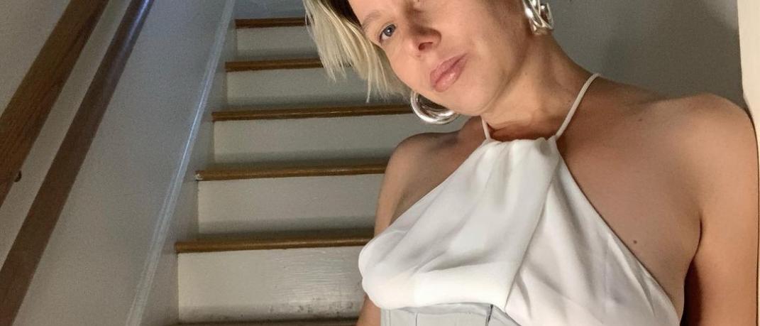 Η 48χρονη Σάρα Βαέτ φοράει κορσέδες για 16 ώρες την ημέρα/Φωτογραφία: Instagram/smallestwaist