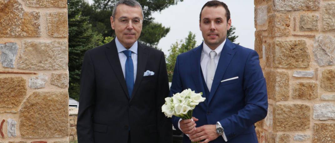 Αιμίλιος Λιάτσος: Με τη σύζυγό του στο γάμο του γιου τους, Bασίλη | 0 bovary.gr