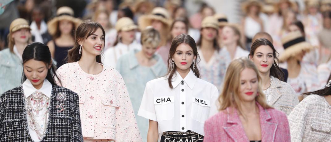 Chanel catwalk/Shutterstock.com