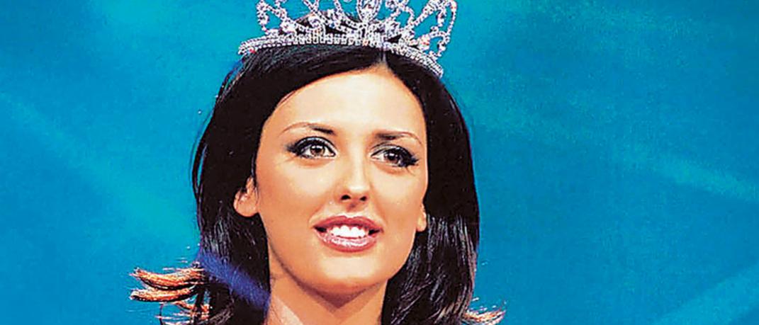 H Εβελίνα Παπαντωνίου, 17 χρόνια μετά, είναι πιο όμορφη από τότε που στέφθηκε Σταρ Ελλάς | 0 bovary.gr