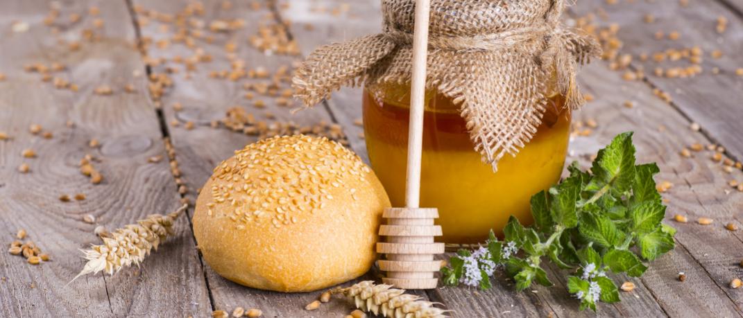 Ψωμί και μέλι, Φωτογραφία: Shutterstock/By Bukhta Yurii