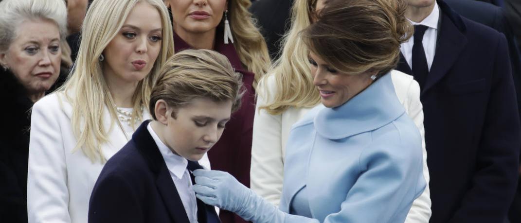 Ετσι μεγαλώνει η Μελάνια Τραμπ τον γιο της -10 πράγματα που κάνει ως μητέρα | 0 bovary.gr
