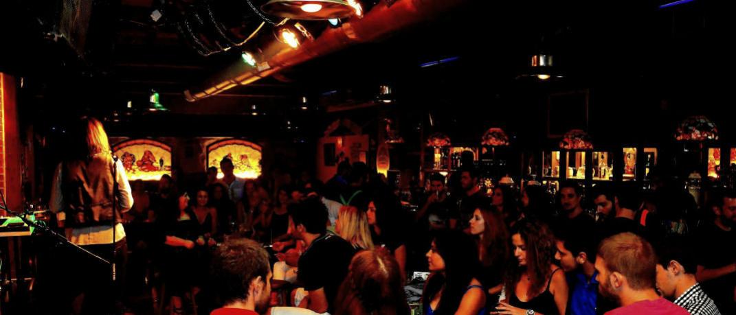 8 μπαρ στην Αθήνα για να ακούσεις live μουσική με το ποτό σου - Ροκ, τζαζ μέχρι ρέγκε | 0 bovary.gr