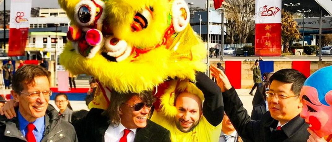O Hλίας Ψινάκης γιορτάζει την κινέζικη Πρωτοχρονιά στη Θεσσαλονίκη [εικόνες] | 0 bovary.gr