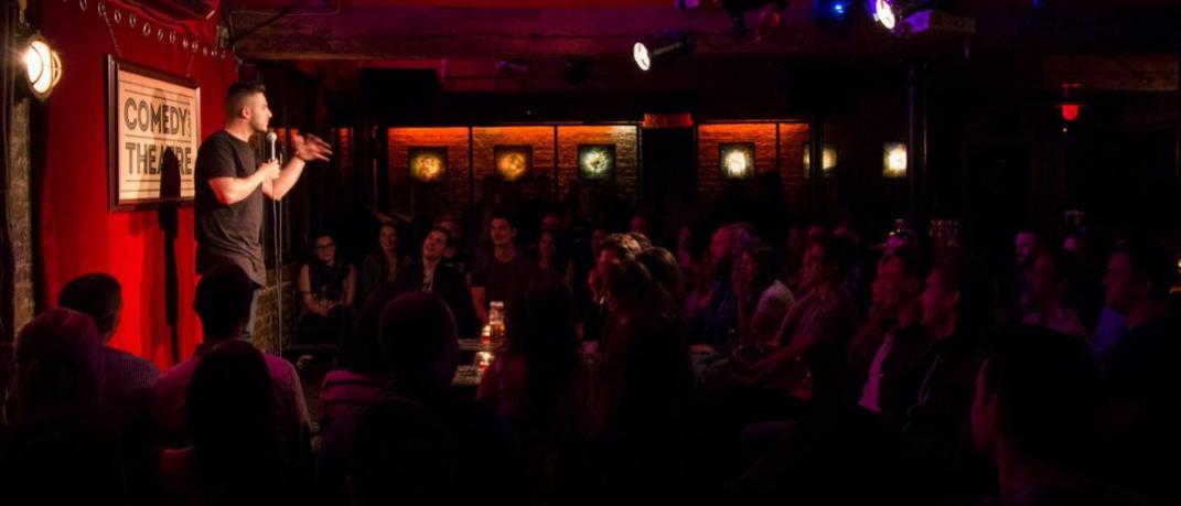 Stand up comedy, η νέα τάση στην ψυχαγωγία -Δύο κορυφαίοι του είδους μιλούν στην Bovary | 0 bovary.gr