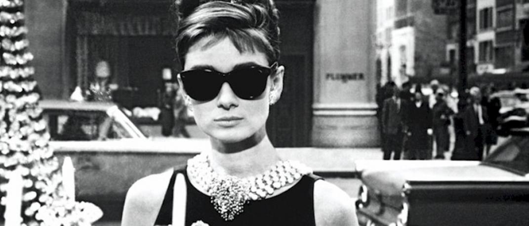 Φτιάξε μόνη σου το θρυλικό φόρεμα της Audrey Hepburn  | 0 bovary.gr