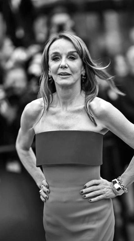 Χρειάζεται ανανέωση το νεσεσέρ των καλλυντικών σας; - Βρήκαμε τα καλύτερα προϊόντα για ώριμες γυναίκες