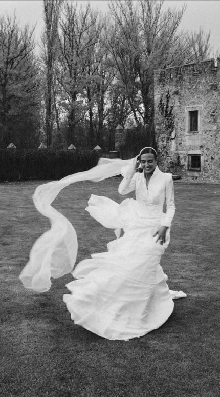 Νύφη - Φωτογραφία Instagram/Plata.Forma