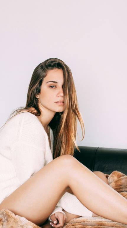 Γιατί κοιμάστε πάνω από 8 ώρες και εξακολουθείτε να δείχνετε κουρασμένη; Οι ειδικοί εξηγούν