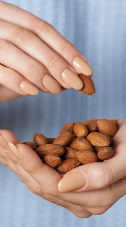 Τι συμβαίνει στο σώμα όταν τρώτε αμύγδαλα κάθε μέρα