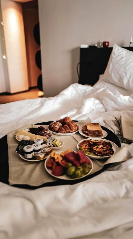 Θέλετε να κάψετε λίπος; Τα 5 σνακ που μπορείτε να φάτε πριν τον ύπνο