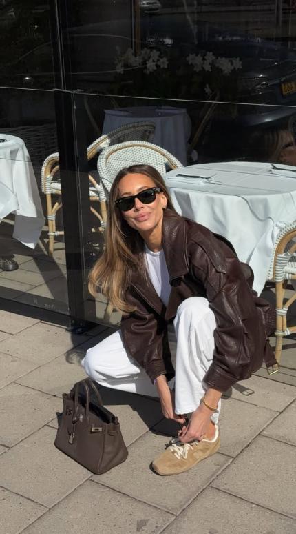 Δερμάτινη τσάντα - Φωτογραφία Instagram: Alexia Kafkaletos