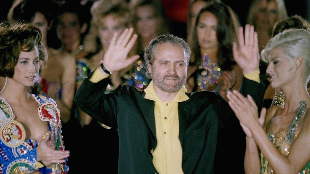 Ο Gianni Versace με τις Λίντα Εβαντζελίστα και Κρίστι Τέρλινγκτον