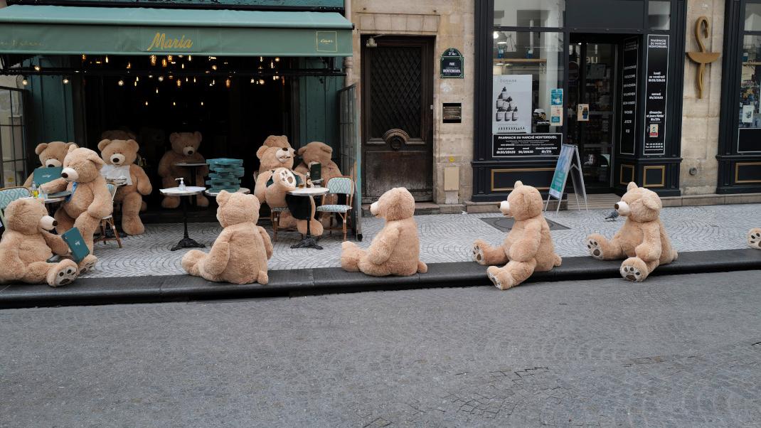 Λούτρινα αρκουδάκια στο Παρίσι
