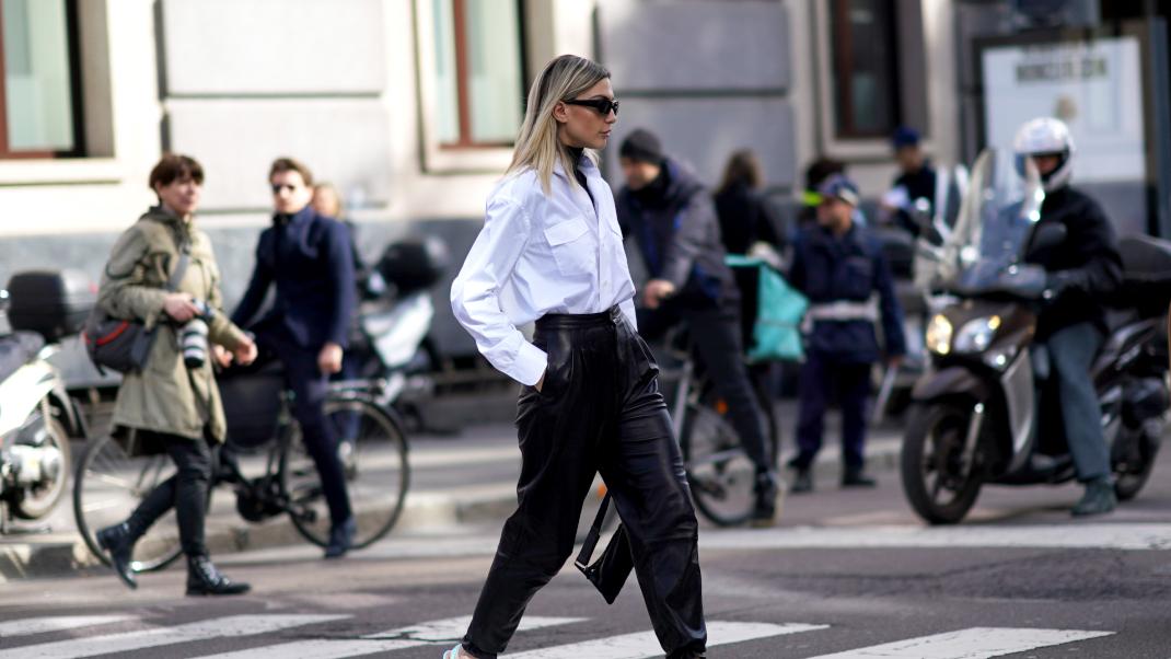 woman street style oversized shirt