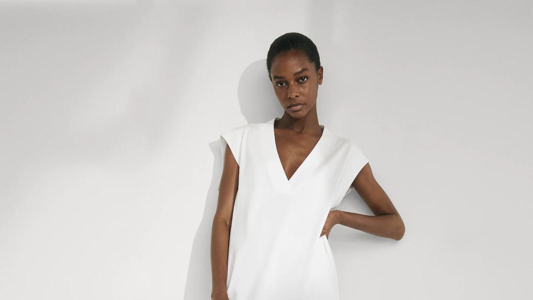 Το λευκό φόρεμα από τα Massimo Dutti