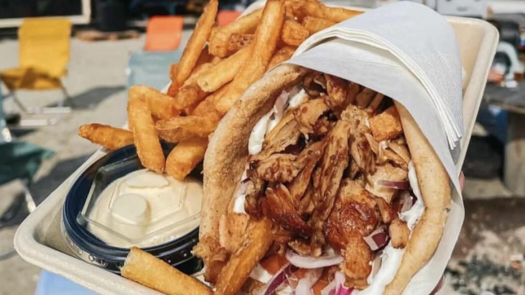 Το ελληνικό σουβλάκι σερβίρεται στο street food της Κοπεγχάγης