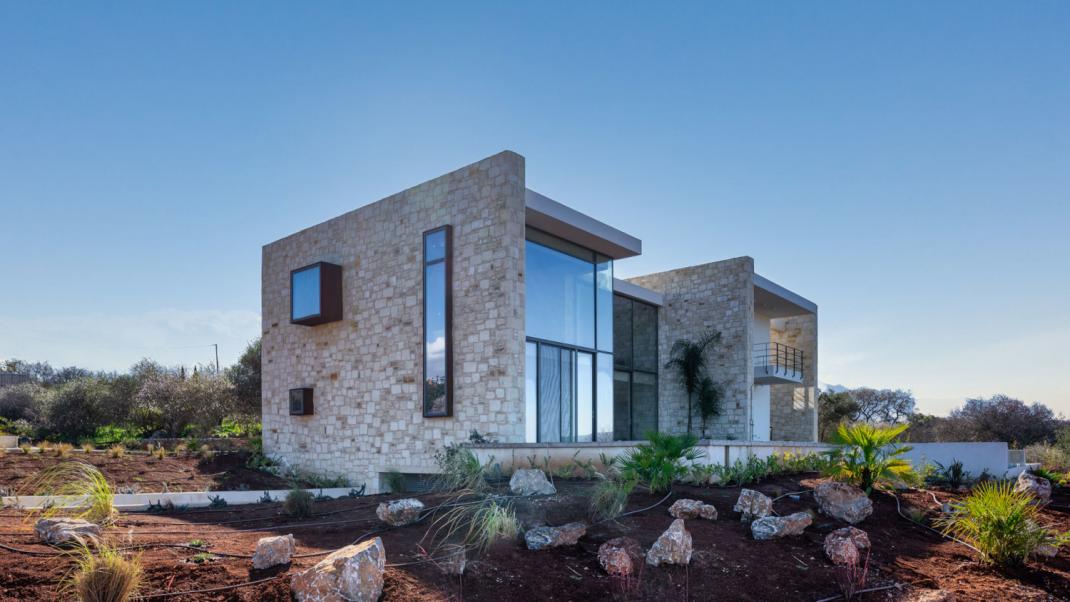 The Feng Shui stone house στα Χανιά με την υπογραφή των Zeropixel architects