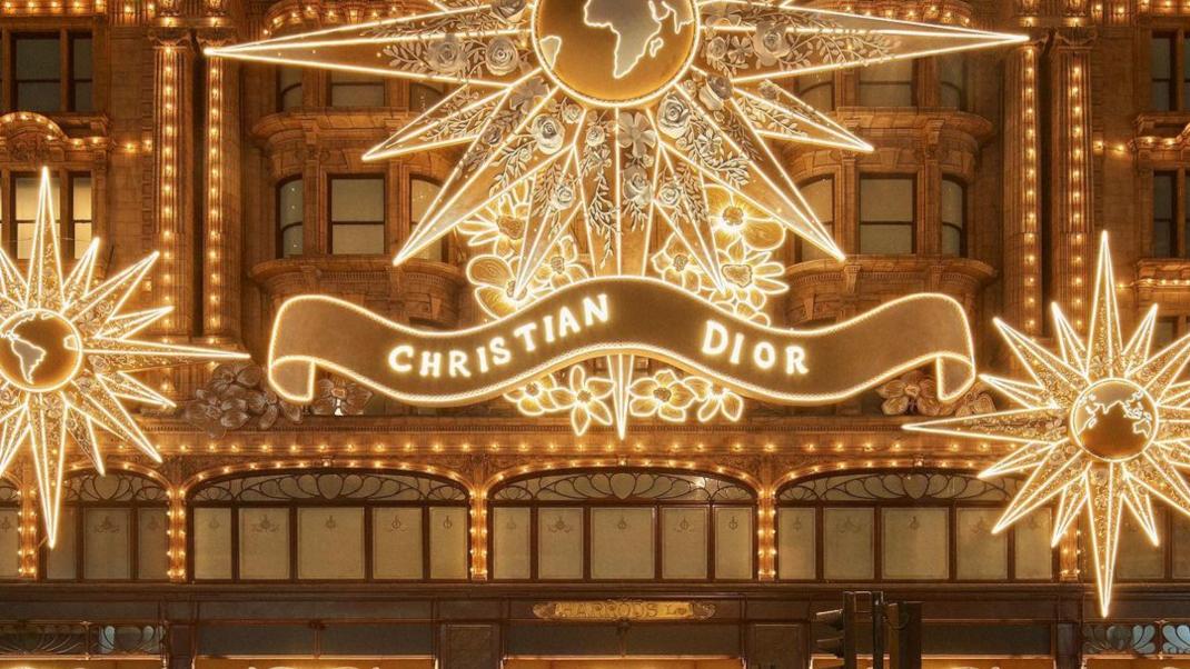 βιτρίνες του οίκου Dior στα Harrods