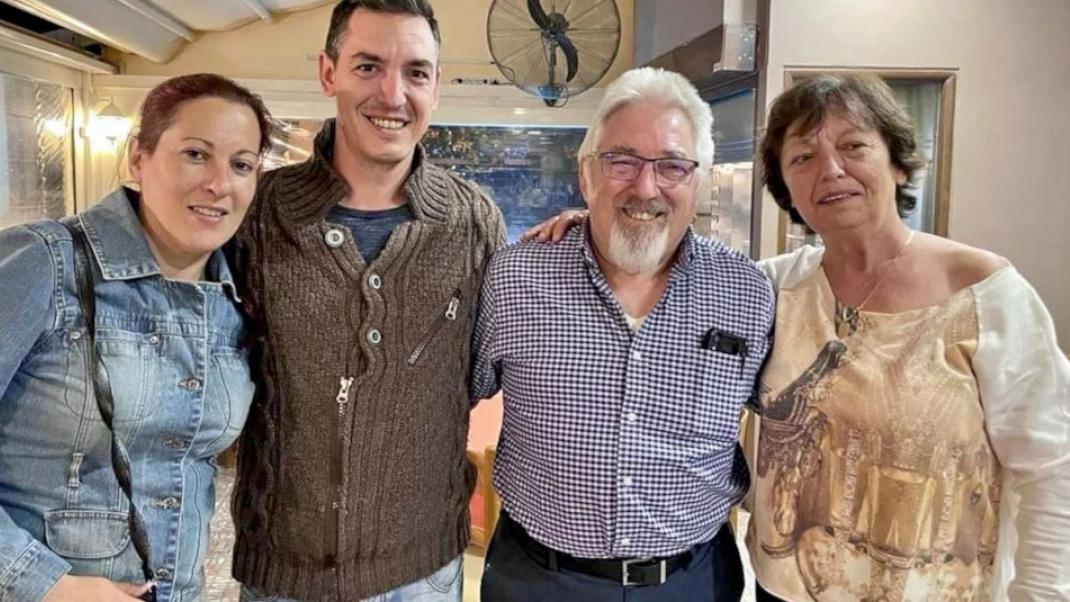 O 68χρονος Μέριλ Τζένκινς με την οικογένειά του στην Ελλάδα