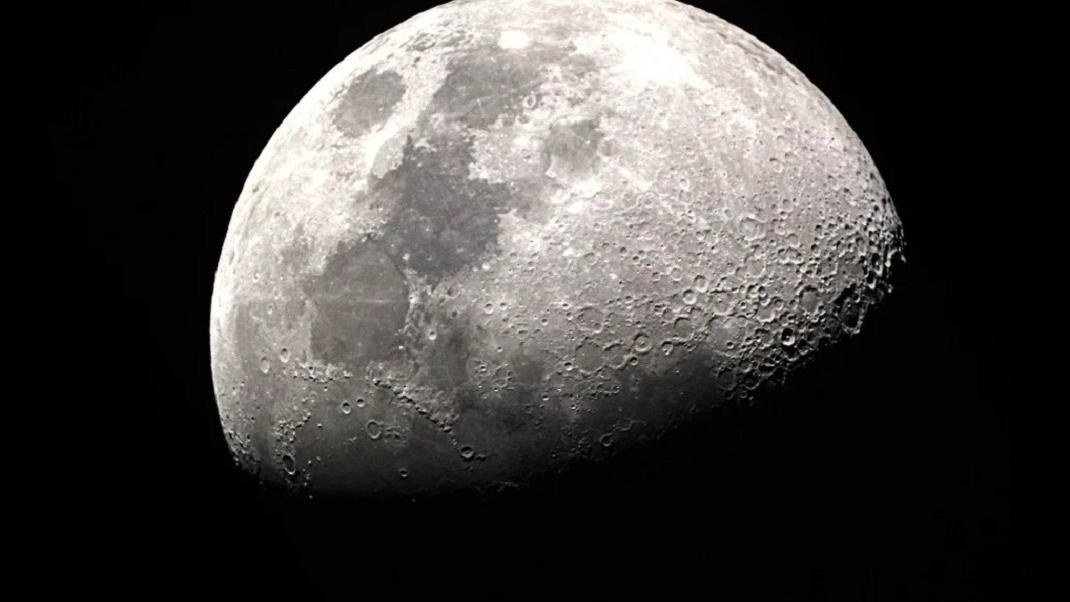 Σελήνη -Φωτογραφία: Shutterstock