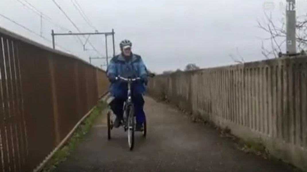 90χρονος ποδήλατο