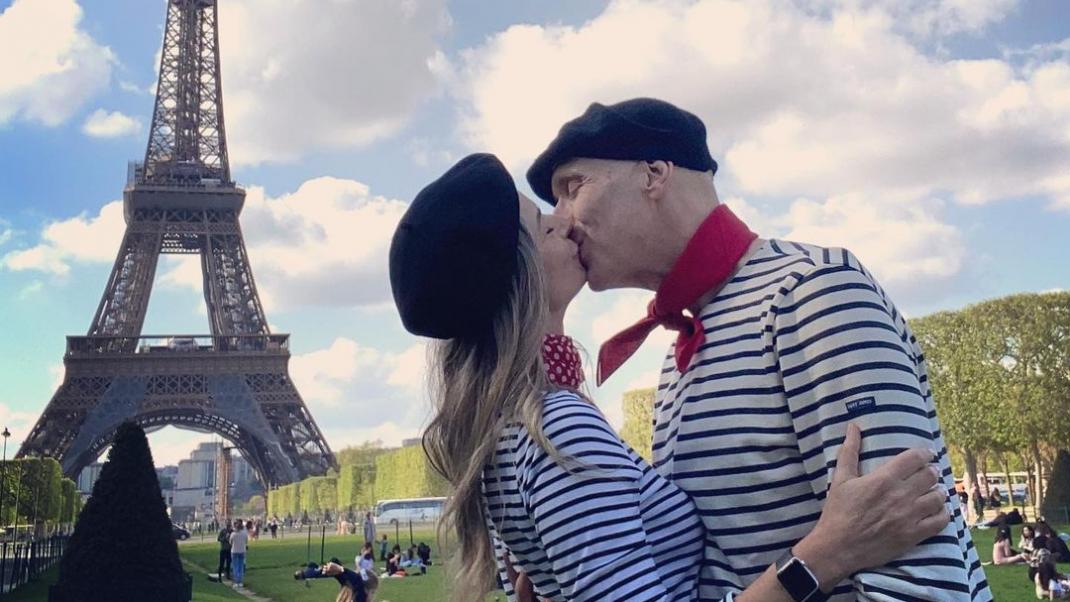H Πολίνα Πορίσκοβα ποζάρει με τον νέο της σύντροφο στο Παρίσι