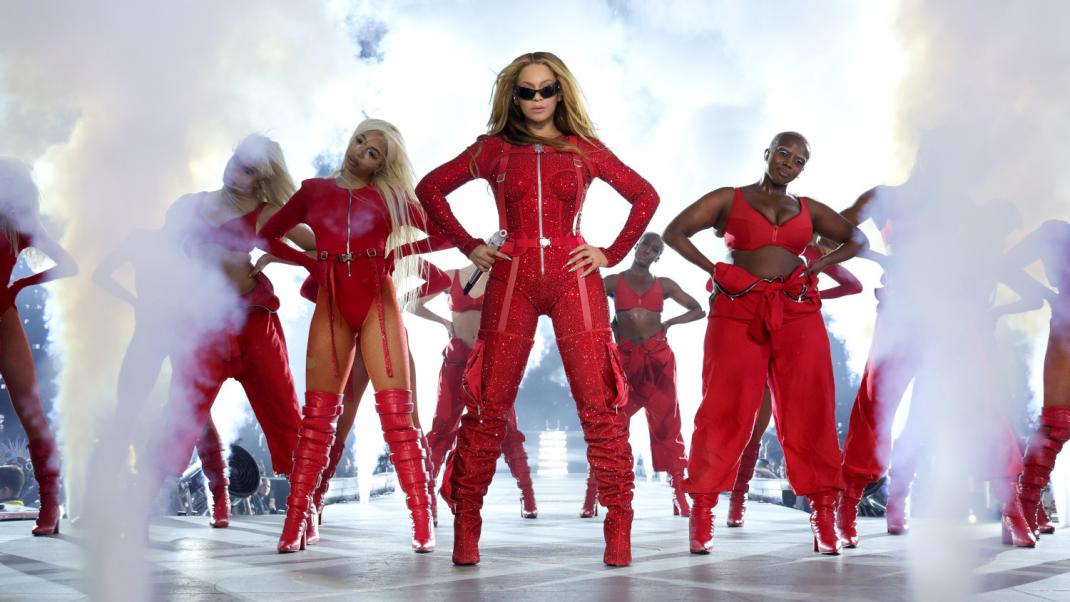 Πώς οι συναυλίες της Beyonce έχουν εξελιχθεί σε διεθνή πασαρέλα