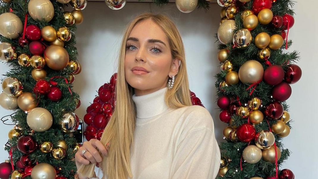 Η Chiara Ferragni μας δείχνει το πρώτο festive look της σεζόν