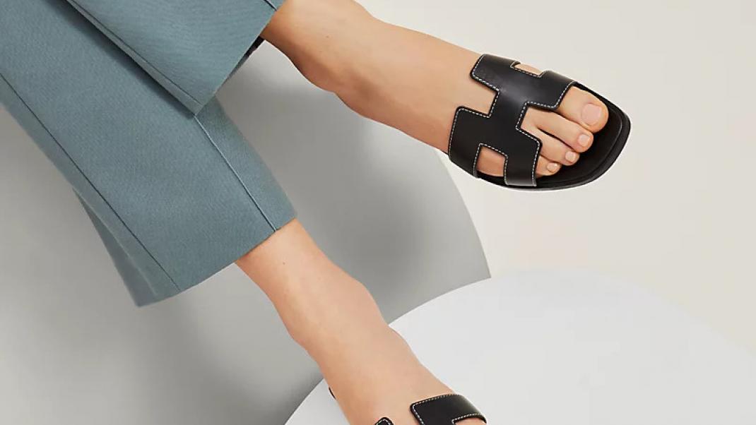 Αν αγαπάτε τα σανδάλια της Hermès βρήκαμε την τέλεια εναλλακτική από τα Marks & Spencer