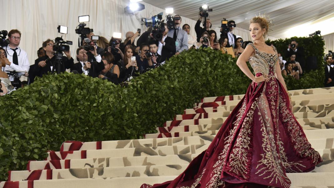 Τι ακριβώς συμβαίνει μέσα στο Met Gala 