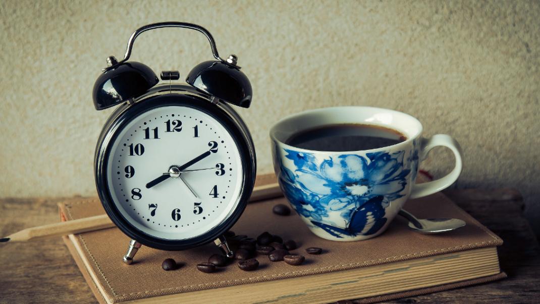 Πρωινό ξύπνημα με καφέ, Φωτογραφία: Pexels/by Aphiwat 