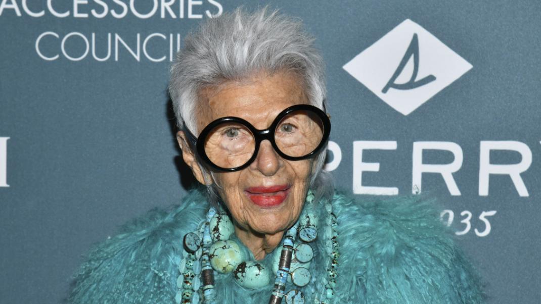 H Iris Apfel έκανε το πρώτο της συμβόλαιο με την IMG Models, Φωτογραφία: AP images/ Charles Sykes