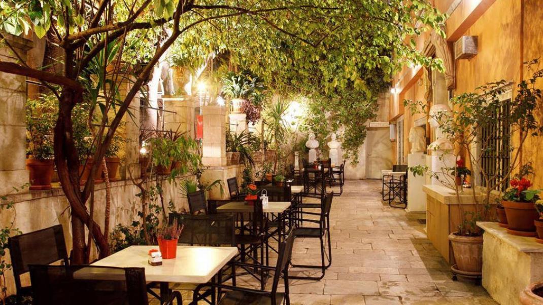 7 μαγαζιά με μυστικούς κήπους και αυλές στο κέντρο της Αθήνας | 0 bovary.gr