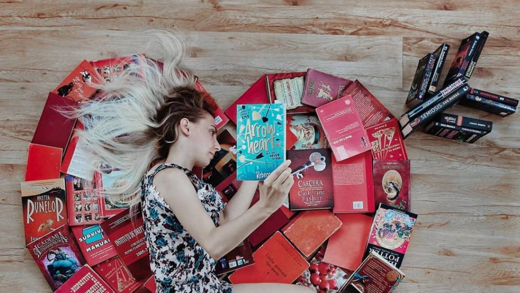 Η λάτρης των βιβλίων, Φωτογραφία: elizabeth_sagan/instagram