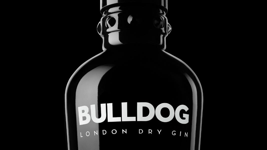Coca-Cola Τρία Έψιλον: Το Bulldog Gin επιστρέφει με ανανεωμένο, σύγχρονο και πιο τολμηρό χαρακτήρα | 0 bovary.gr