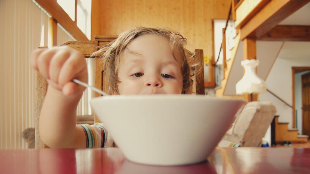 Οταν το παιδί αρνείται να φάει, Φωτογραφία: Unsplash/ Hal Gatewood