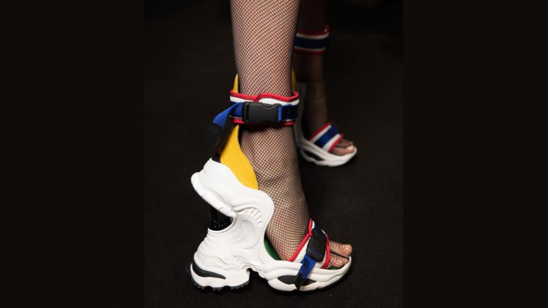 Πόλωση για το νέο ιδιόμορφο ζευγάρι παπουτσιών των DSquared2 -Έχει διχάσει τον κόσμο του ίντερνετ | 0 bovary.gr