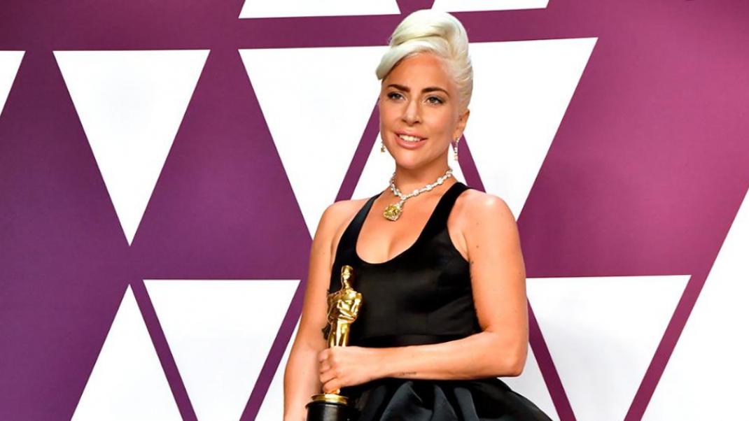 Η Tudor συγχαίρει τη Lady Gaga για το Οσκαρ καλύτερου τραγουδιού 