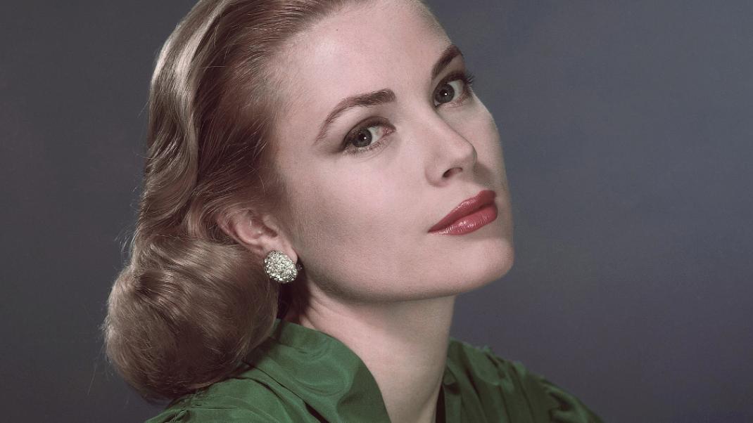 Η μικρότερη εγγονή της Grace Kelly είναι ολόιδια με την πανέμορφη γιαγιά της | 0 bovary.gr