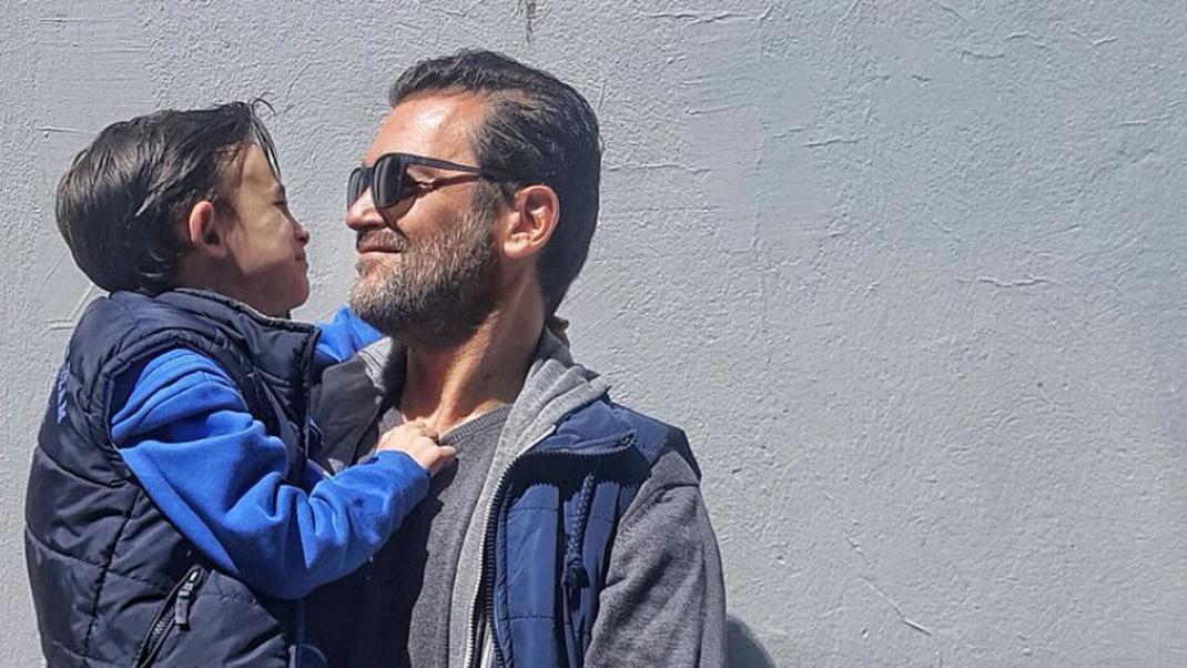 Ο Κωνσταντίνος Καζάκος με τον γιο του, Ιάσωνα, Φωτογραφία: konstantinos.kazakos/instagram