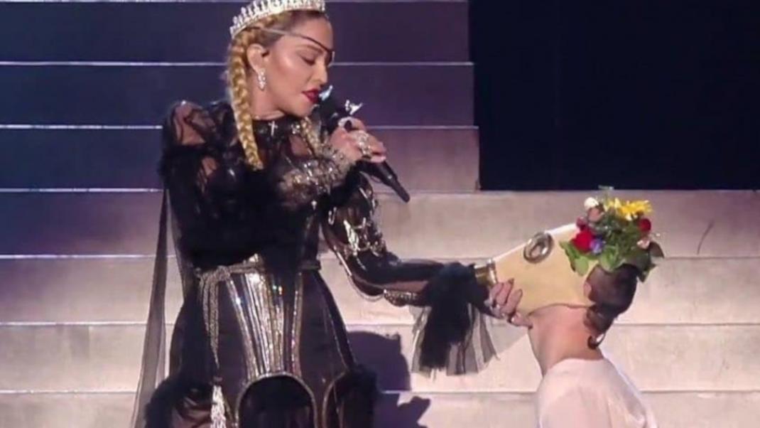 Η Μαντόνα στον τελικό της Eurovision -Η perfomance της on stage | 0 bovary.gr